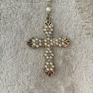 Elegant Pearl and Gold Cross Pendant Necklace